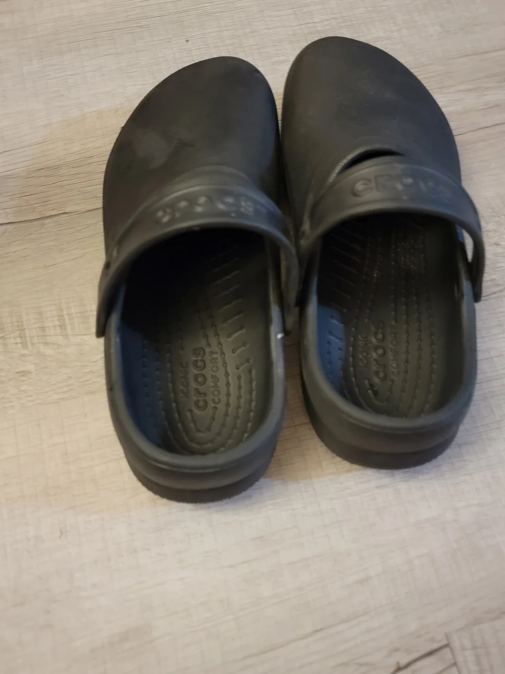 CROCS Men's Classic Black Slip-On Clogs